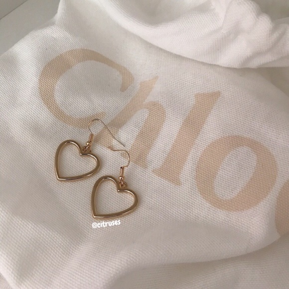 ♥️BRAND NEW GOLDEN HEART EARRINGS♥️ - Picture 2 of 2